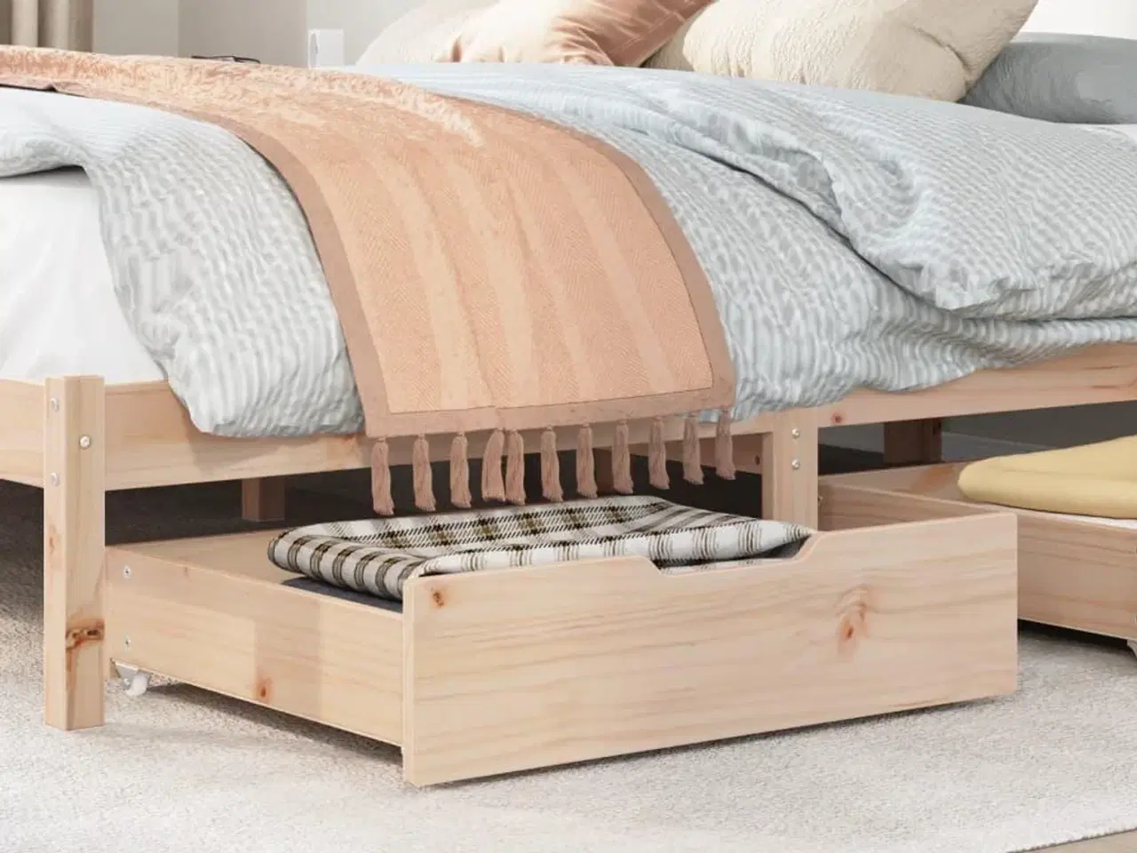 Billede 2 - Sengeskuffer med hjul 2 stk. 65x55x17 cm massivt fyrretræ