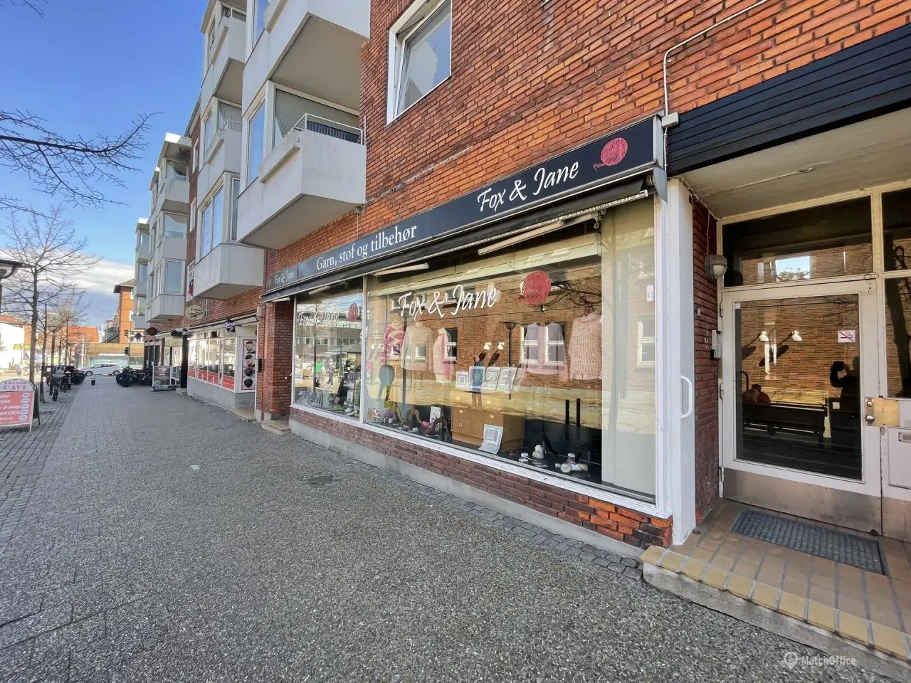 Billede 1 - CENTRALT OG GODT BELIGGENDE BUTIKSLOKALER UDLEJES