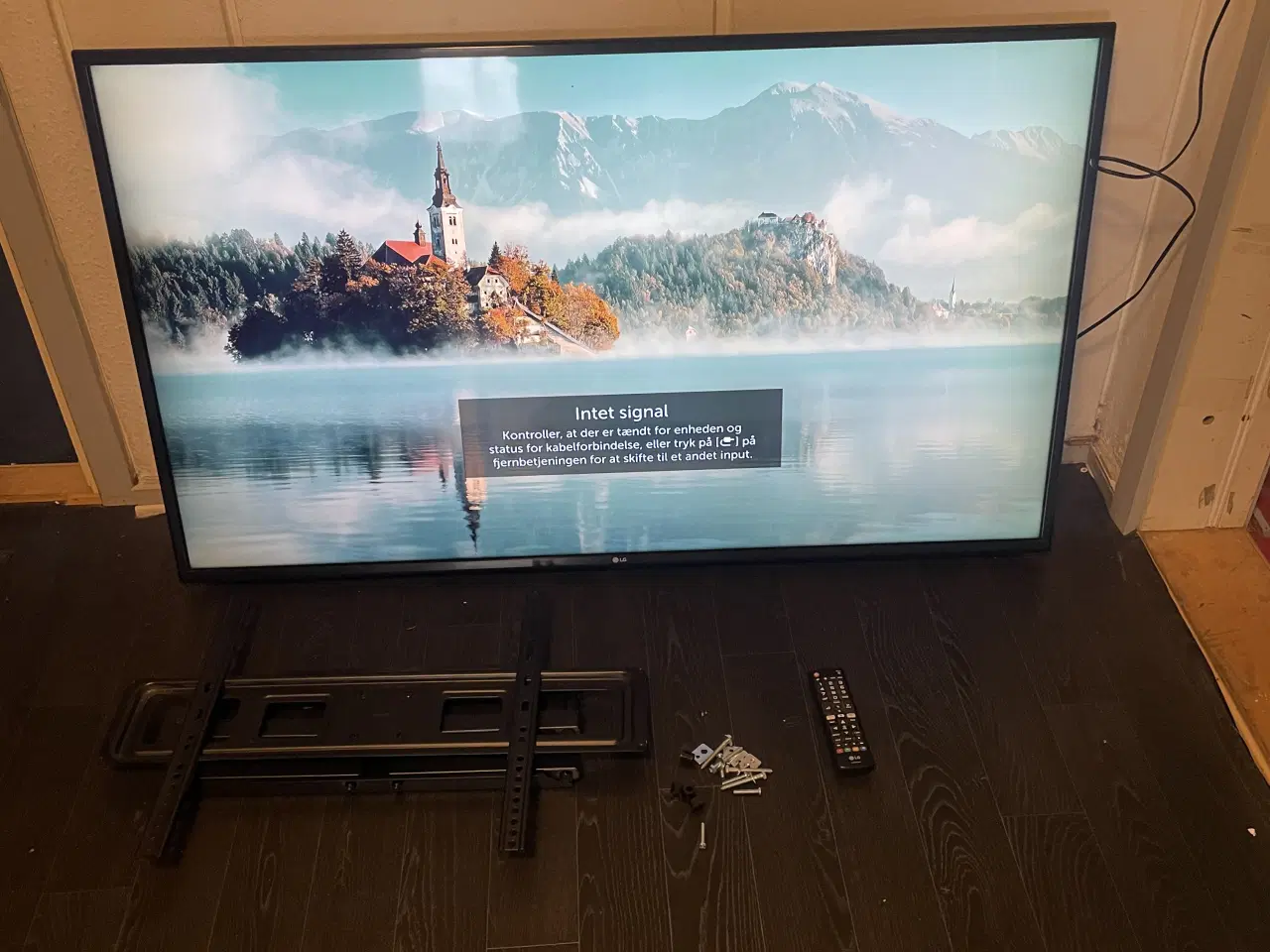 Billede 3 - Smart TV LG 55 tommer, med fjernbetjening og