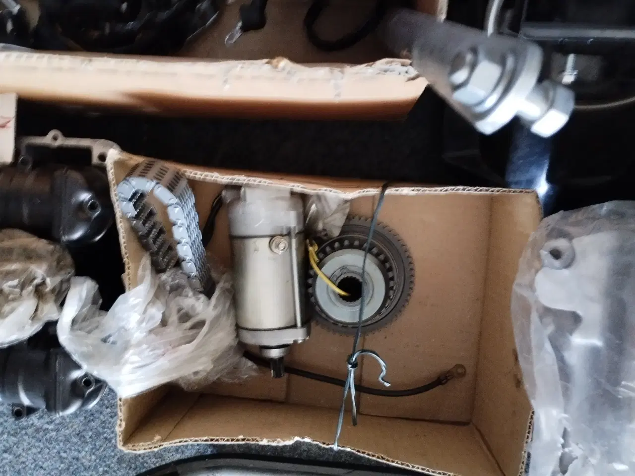 Billede 8 - Dele til Kawasaki Z 400J. årgang 1982,   ( se %)
