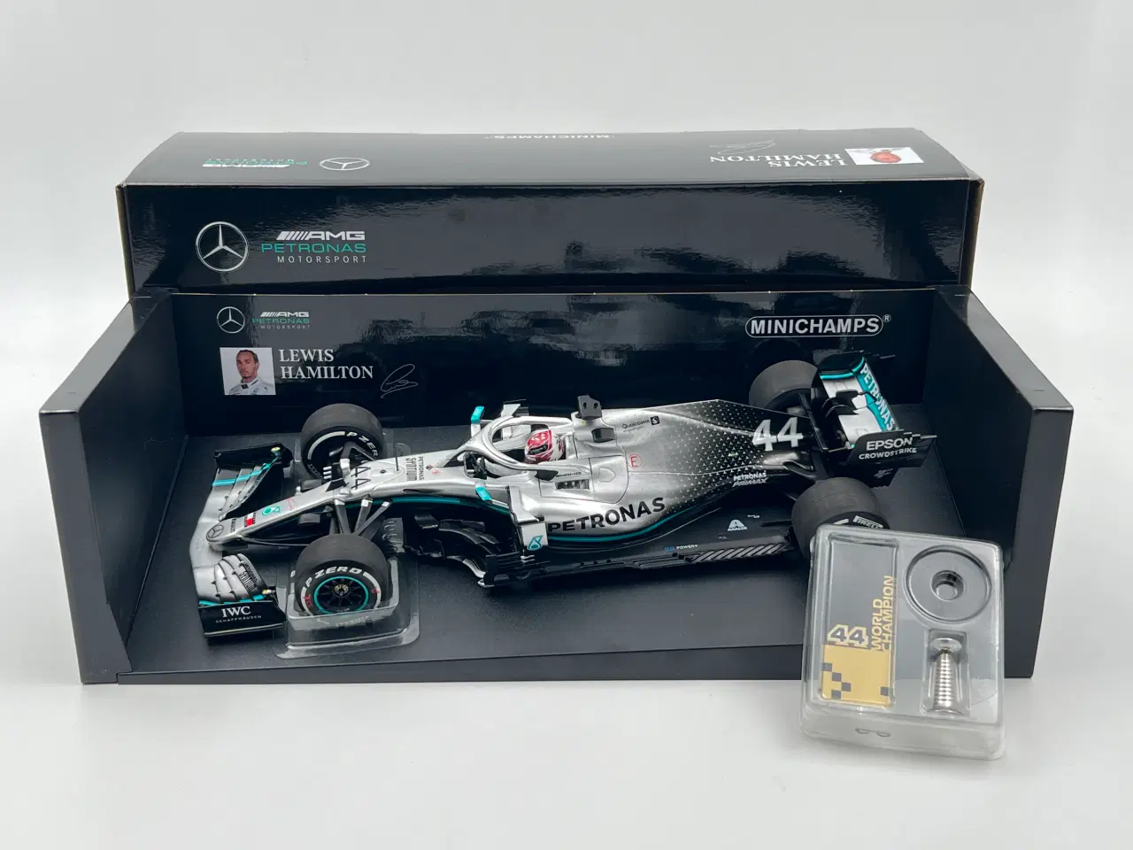 Billede 1 - 2019 Mercedes AMG Petronas M10 EQ Power+ #44  1:18