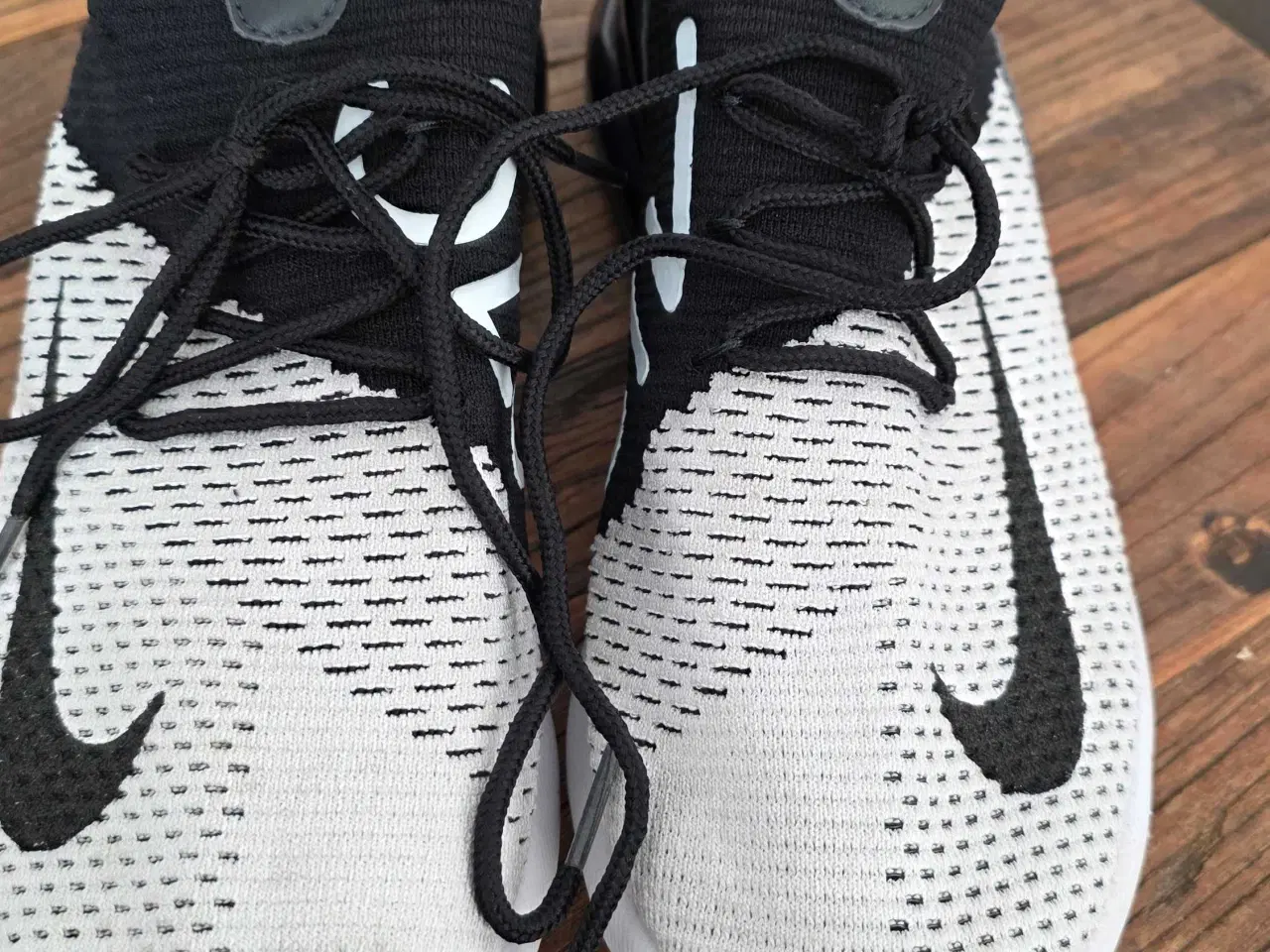 Billede 1 - Nike air hvid/sort.