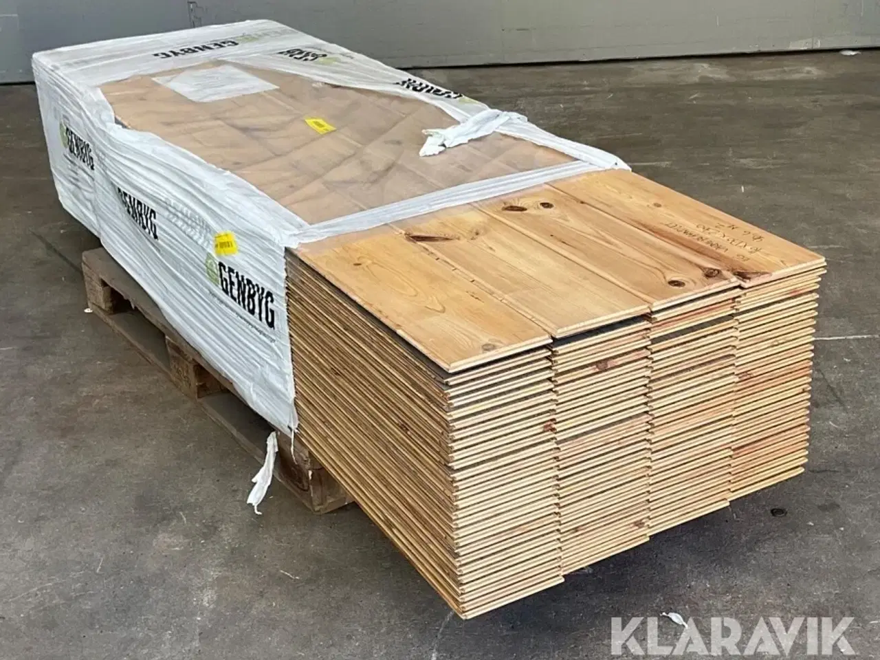 Billede 2 - Plankegulv i egetræ. Varmebehandlet, hvid matlak. Wiking Gulve 2.sort. 40,6 m2