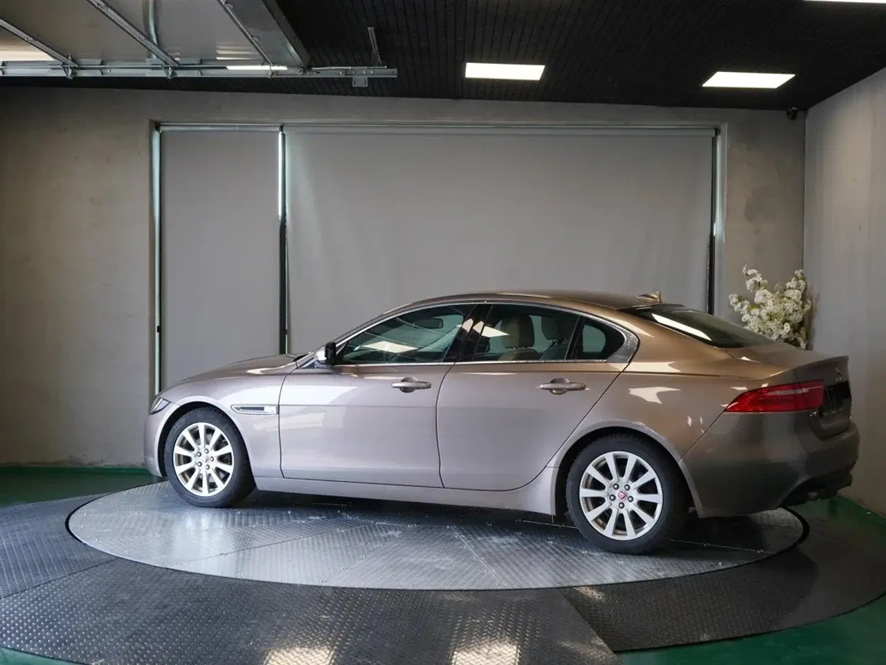 Billede 2 - Jaguar XE 2,0 D180 Portfolio aut.