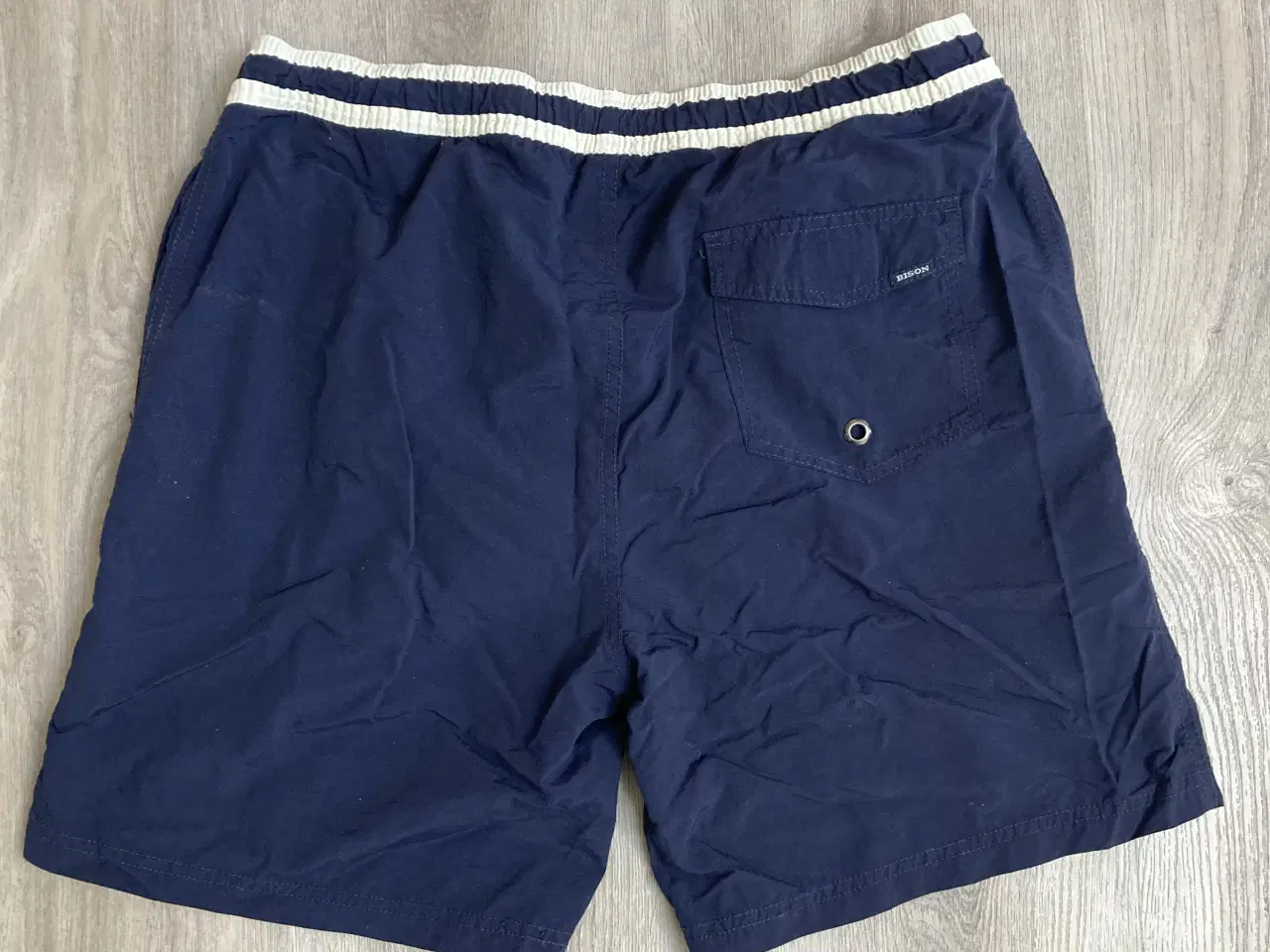 Billede 2 - Blå badeshorts str. XXL fra Bison