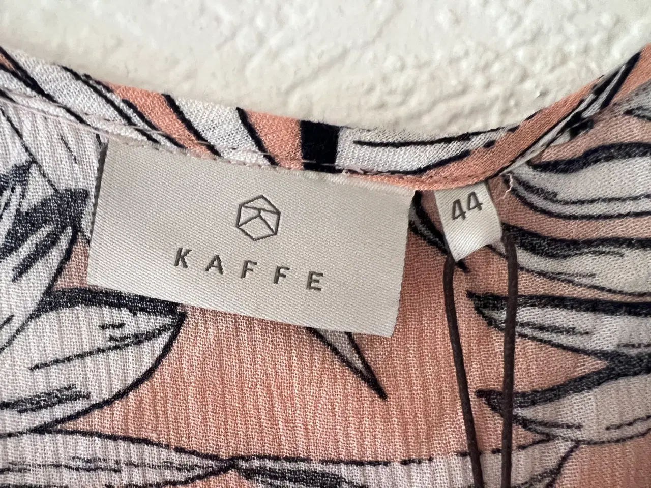 Billede 5 - Ny Bluse u/Ærmer fra Kaffe. (Str. 44)