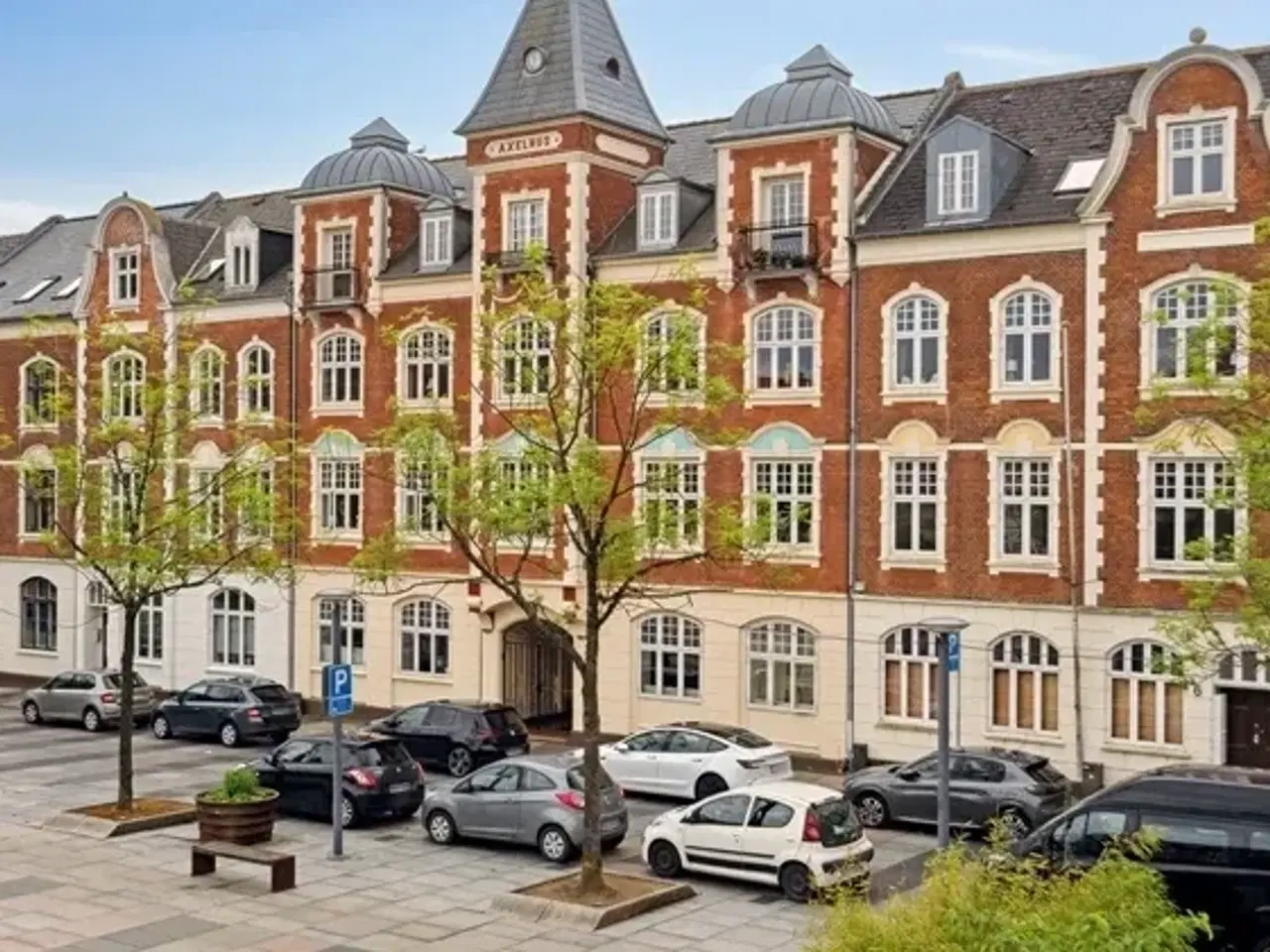 Billede 1 - Flot lys lejlighed på Axeltorv