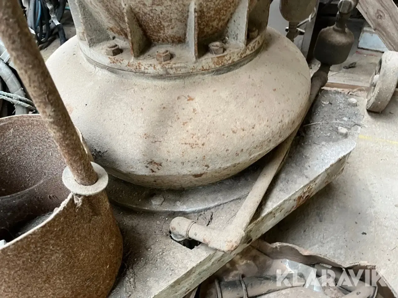 Billede 9 - Betonsprøjre med 6 slanger.