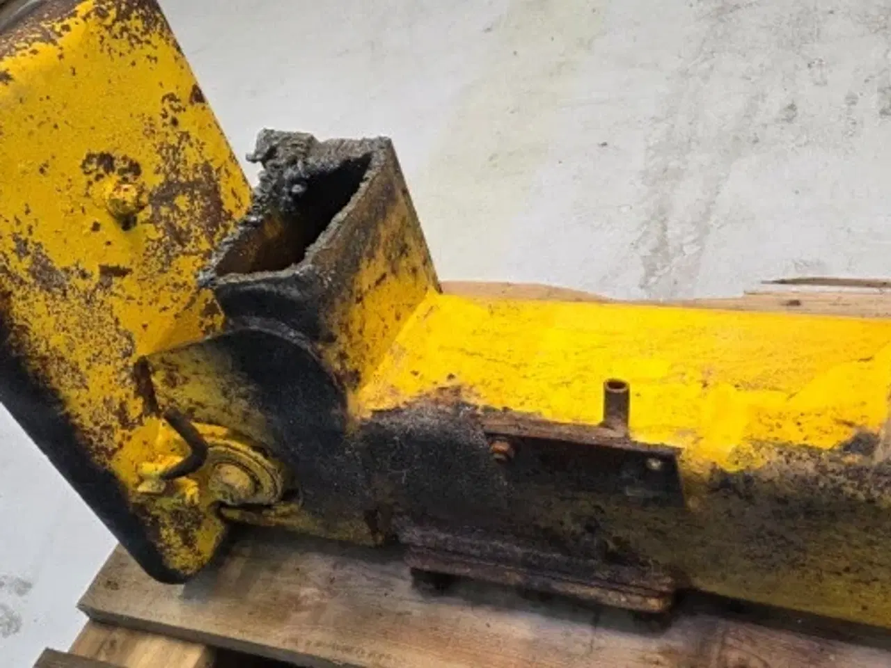 Billede 17 - New Holland LB115B Støtteben L. 87376353