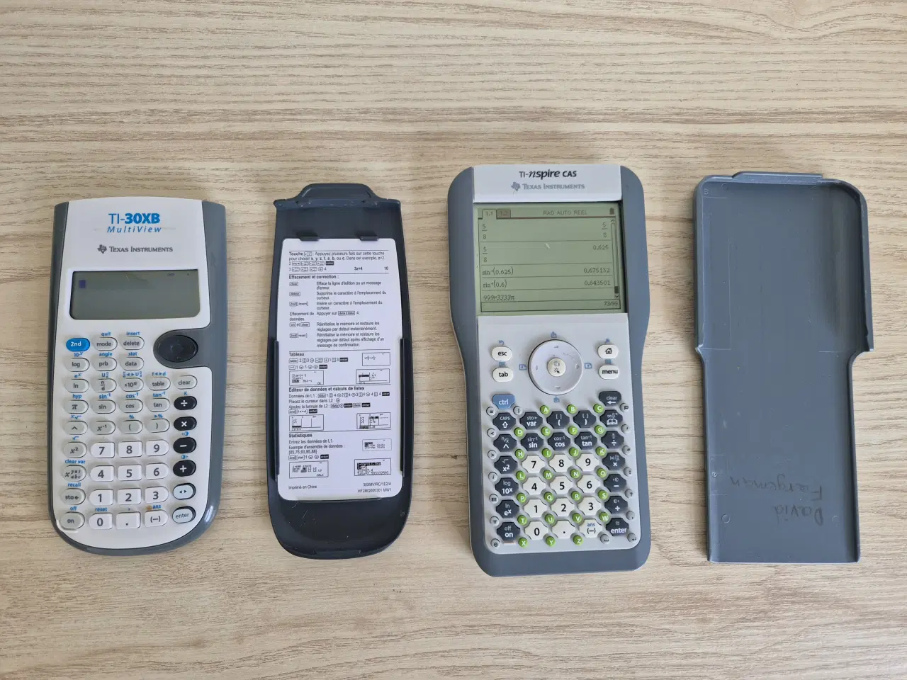 Billede 1 - Texas Lommeregnere 2 stk, TI-30XB og TI-Nspire Cas