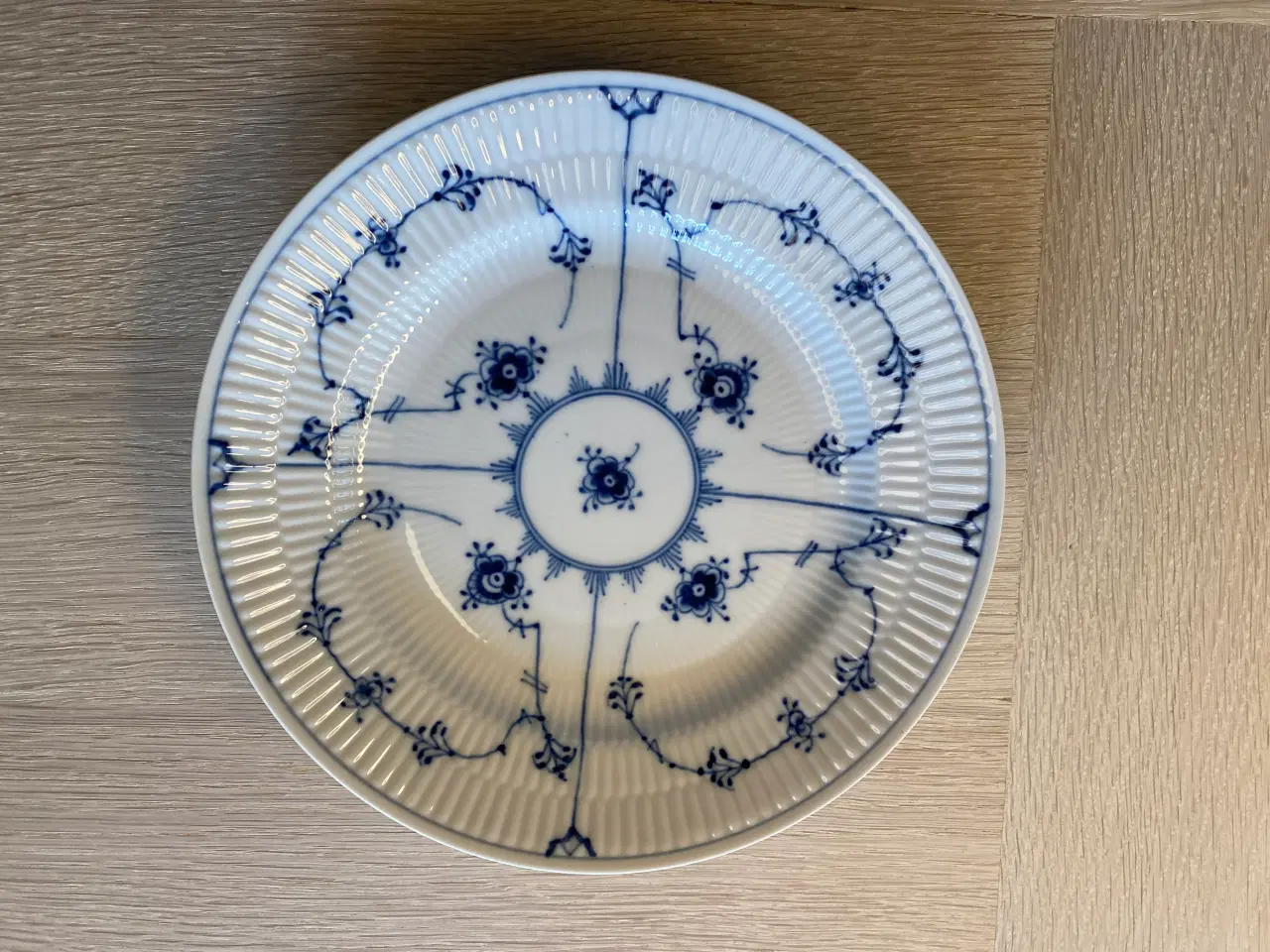 Billede 3 - Musselmalet riflet - Frokosttallerkener