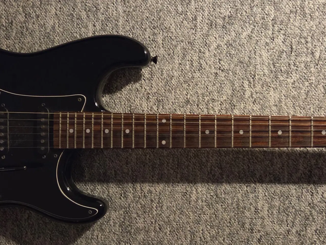 Billede 1 - Encore elguitar med strenglås og finjustering