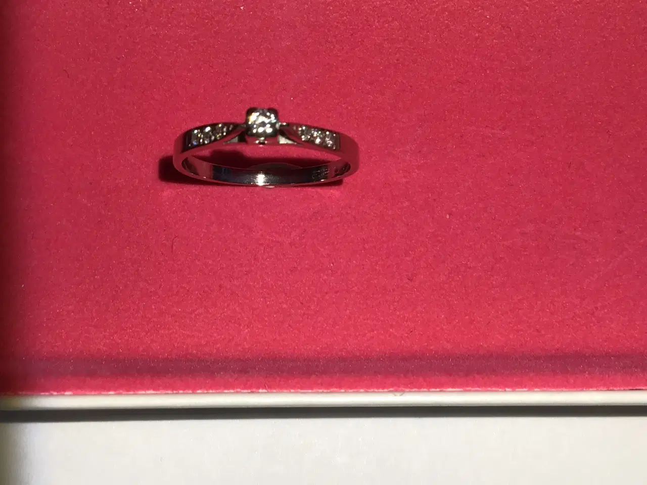 Billede 1 - Diamantring hvidguld