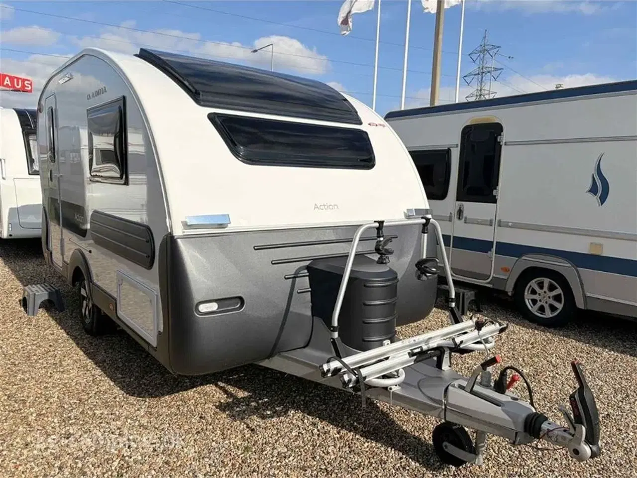 Billede 1 - 2024 - Adria Action 391 LH   Populær rejsevogn med telt og mover.