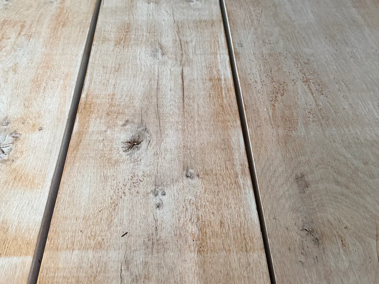 Billede 2 - Hjemmelavet massivt plankebord sælges