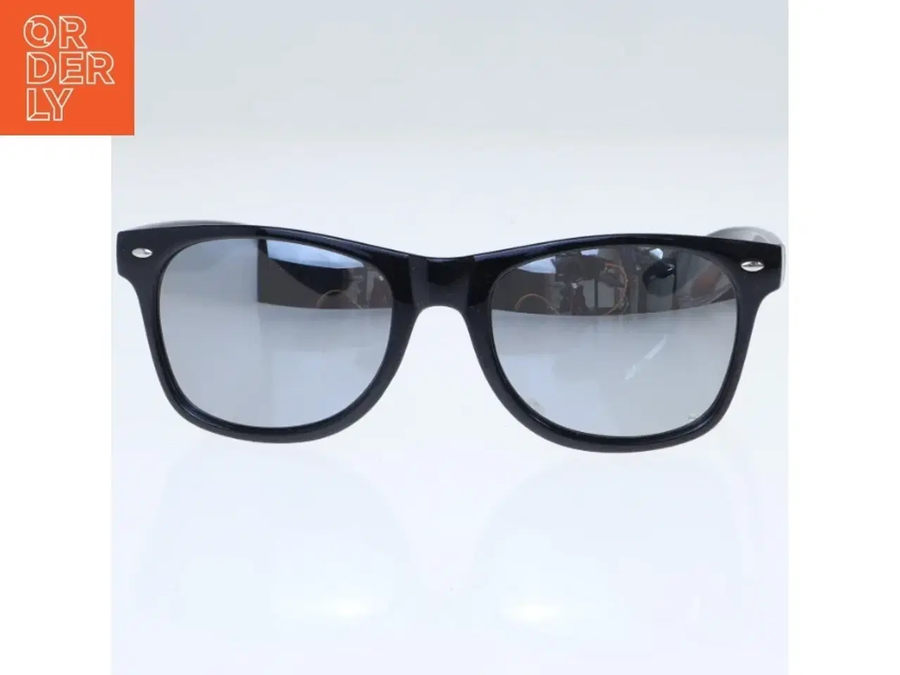 Billede 1 - Sorte solbriller (str. 15 cm)