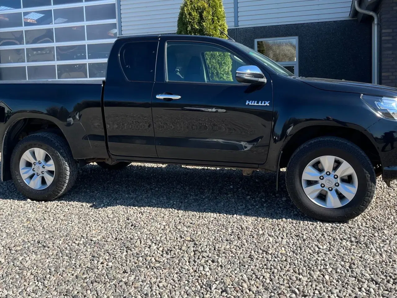 Billede 14 - Toyota Hilux 4WD Pick-up med træk til 3200 kg. Meget velholdt