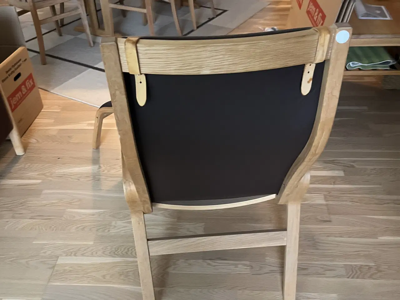 Billede 1 - Stol med fodskammel 