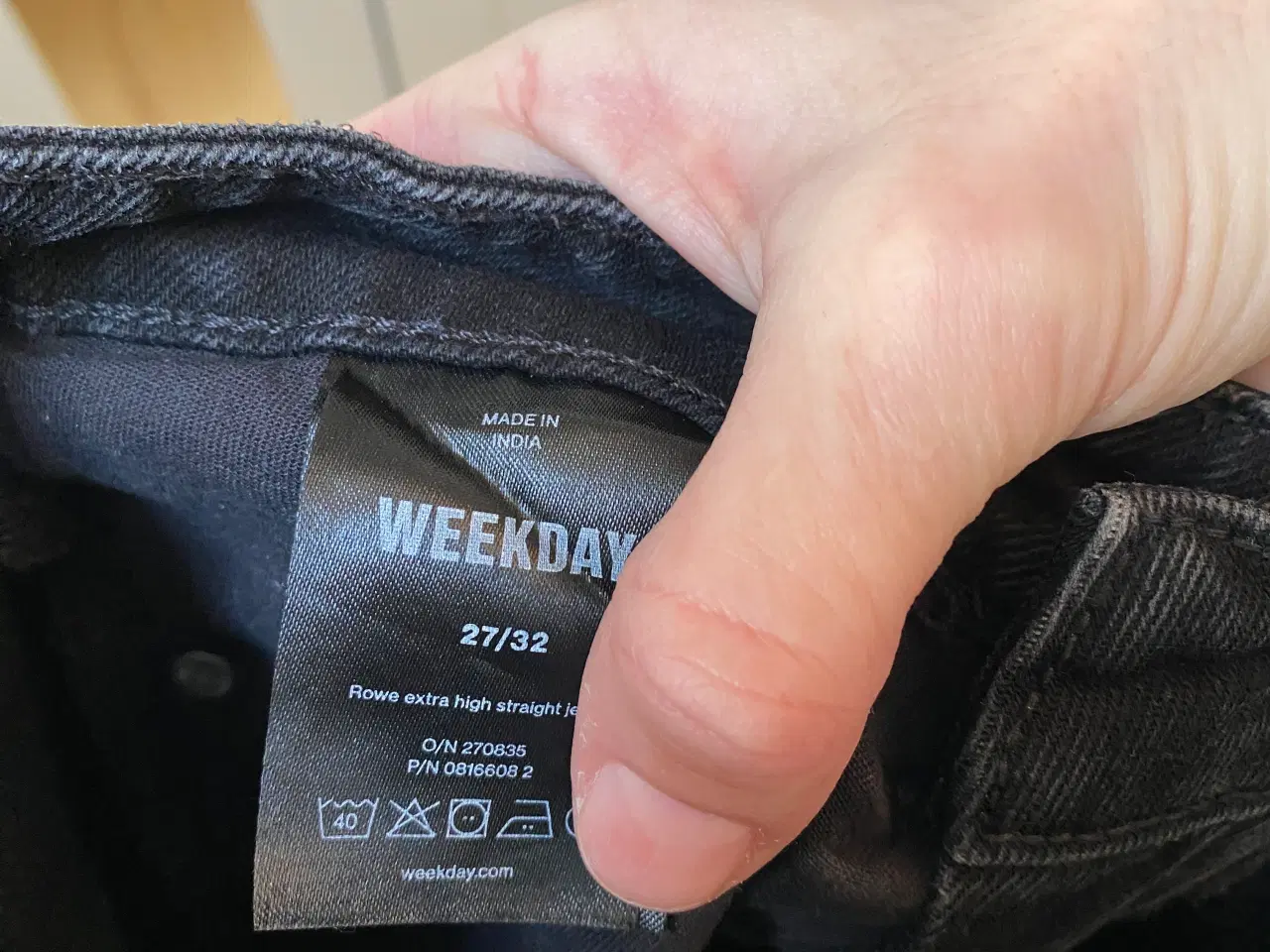 Billede 3 - Weekday sorte jeans