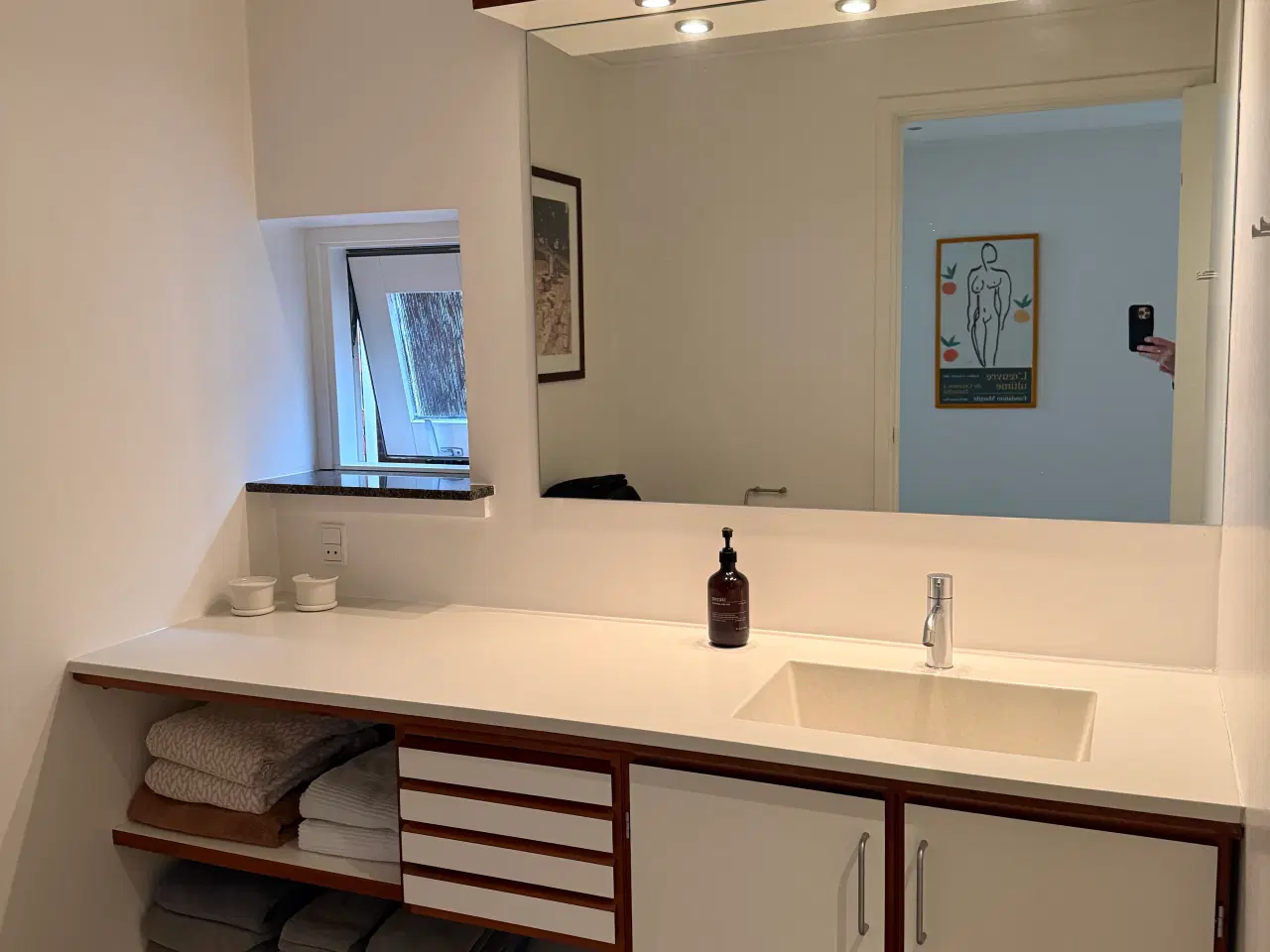 Billede 2 - Unoform maghoni badeværelse