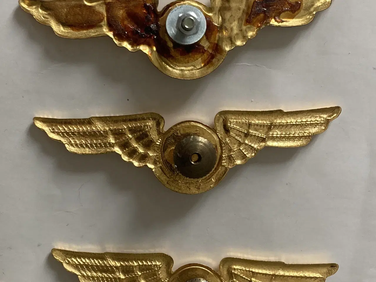 Billede 2 - 5 forskellige uniforms emblem Flyselskab SAS Stewa