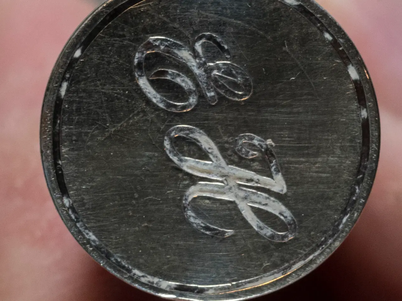 Billede 4 - Lakssejl - sølv - 6 cm. Signatur-stempel.