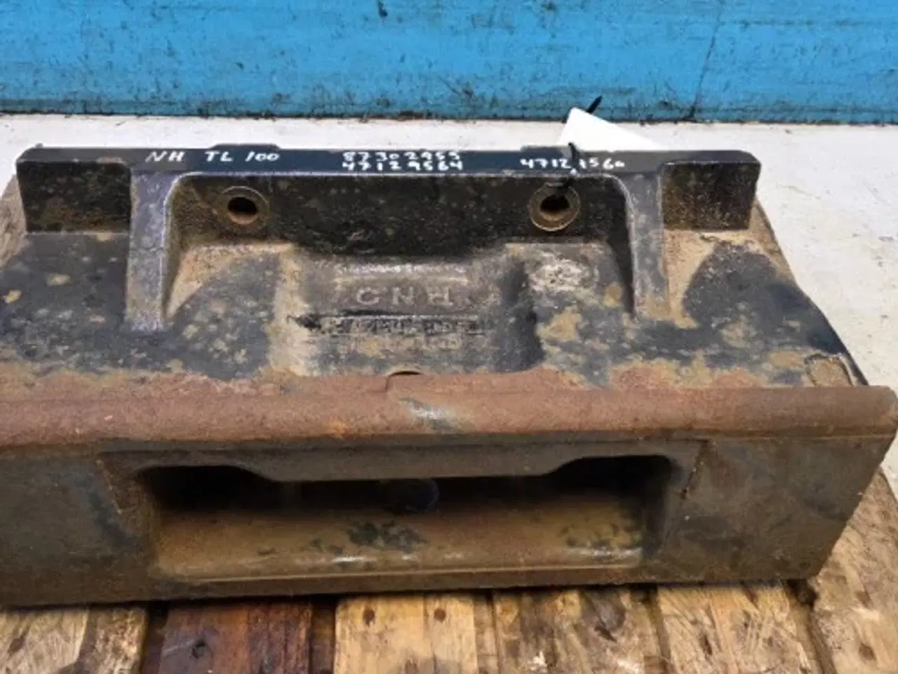 Billede 12 - New Holland TL100 Beslag 87302955