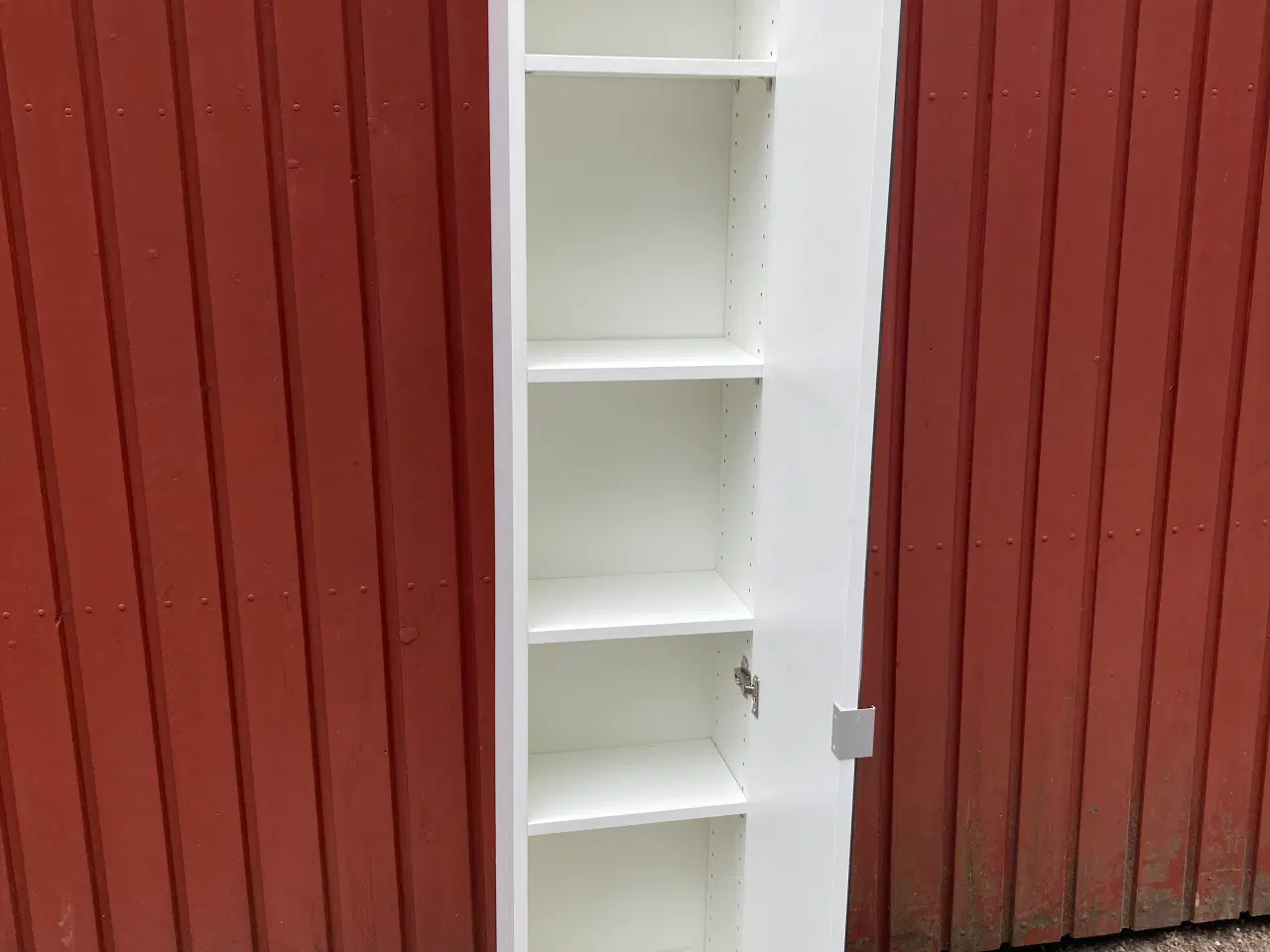 Billede 1 - Skab med spejl låge