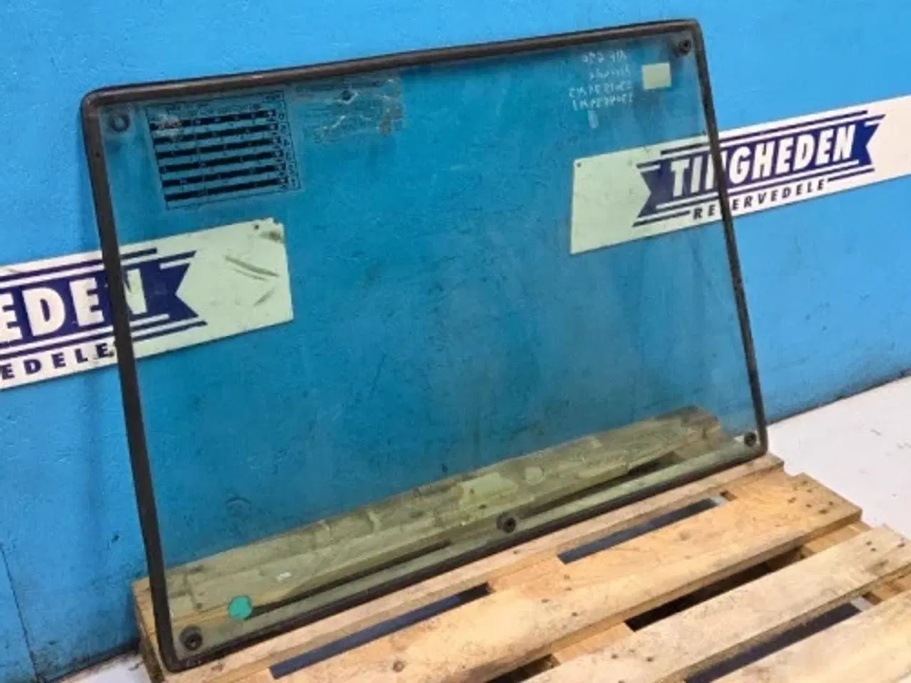 Billede 9 - Massey Ferguson 690 Forrude 3301875M3