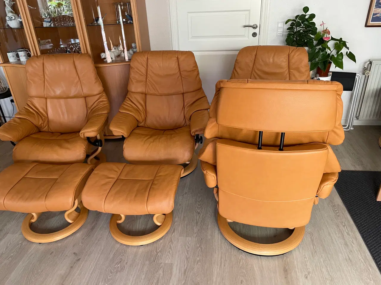 Billede 2 - 4 Stressless lænestole + 2 fodskamler fra Ekornes 