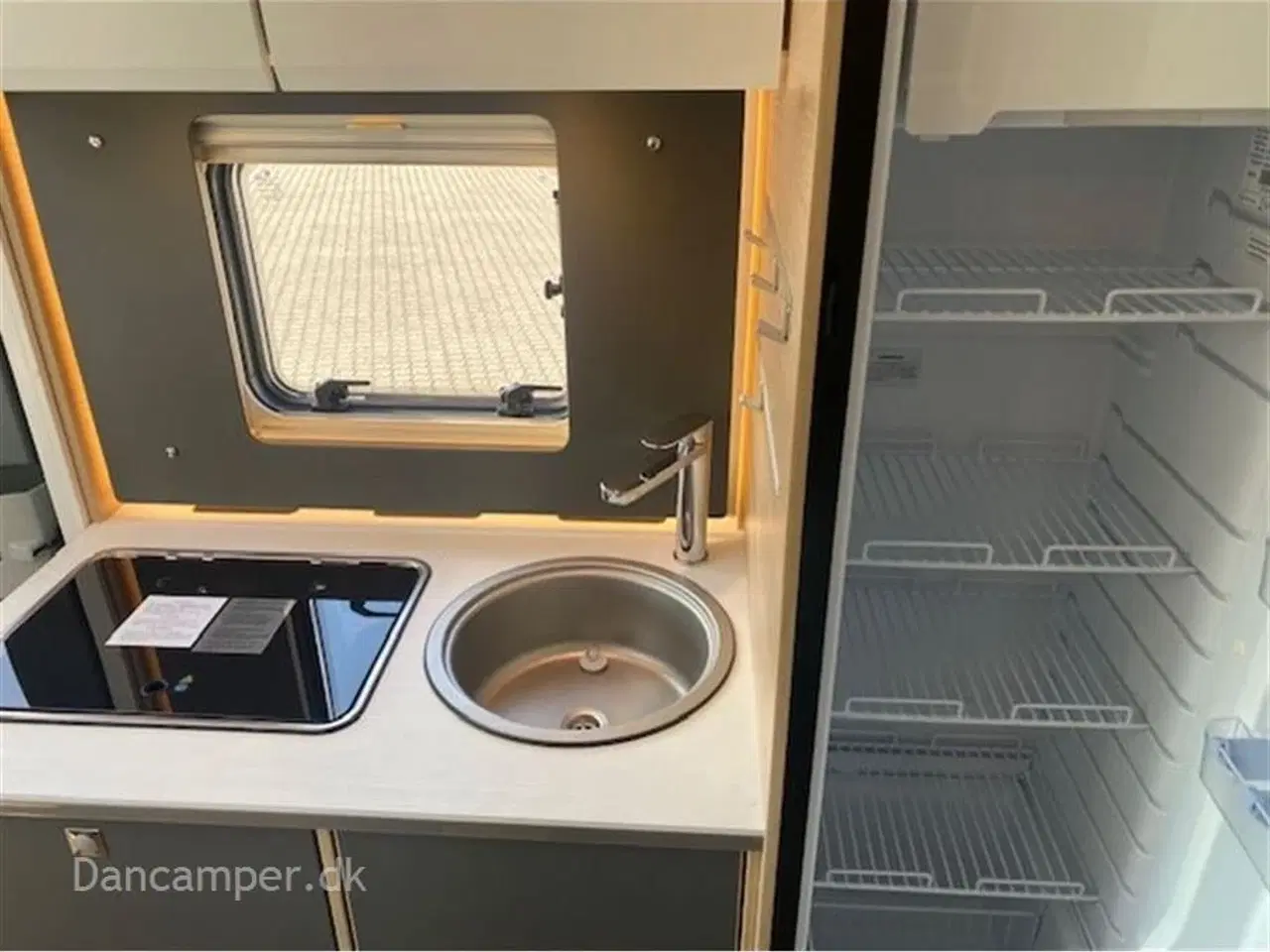 Billede 14 - 2025 - Dethleffs Globebus Camp T4   Flot slim line med 8-trins automatgear, 140 Hk, populær og meget rummelig trods sin længde på kun 6,63 m og 2,20 m i bredden