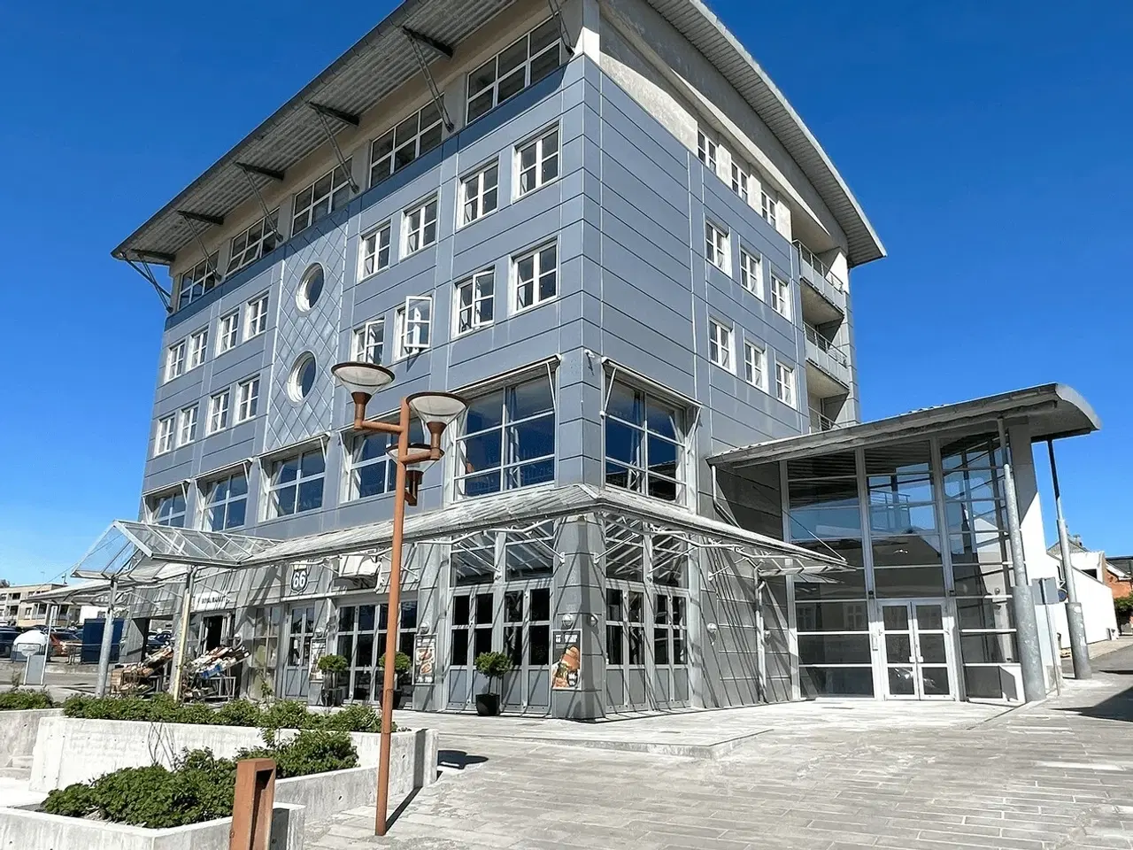 Billede 1 - Billigt erhvervslejemål velegnet som kontor eller lager!