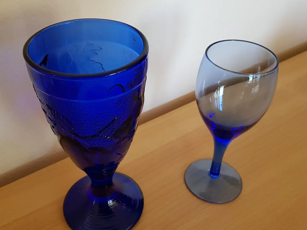 Billede 1 - 2 stk blå glas