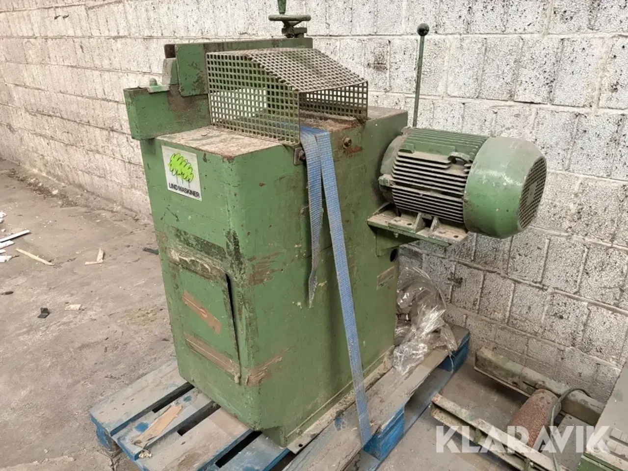 Billede 1 - Lot: rulleborde, kapsav og elskab Lind maskiner KS-300