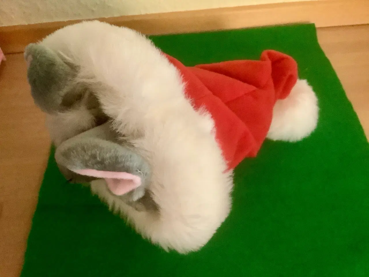 Billede 3 - Julemus i nissehue.