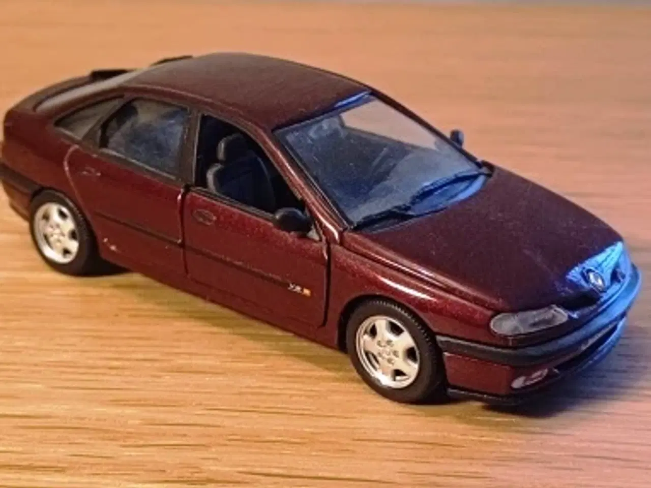 Billede 4 - Renault Laguna (Model 1998), 1/43