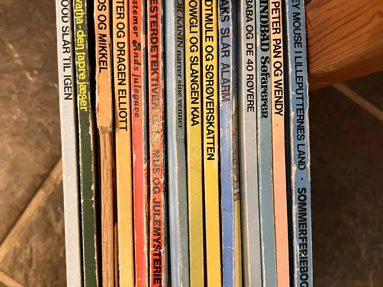 Billede 4 - 📚 Disney klassikere – 15 flotte samlede bøger