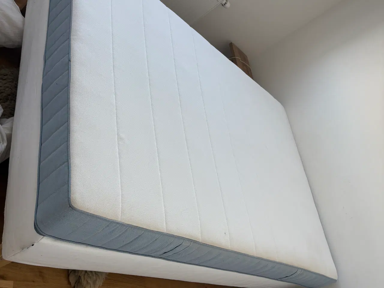 Billede 2 - Seng 140*200 sælges