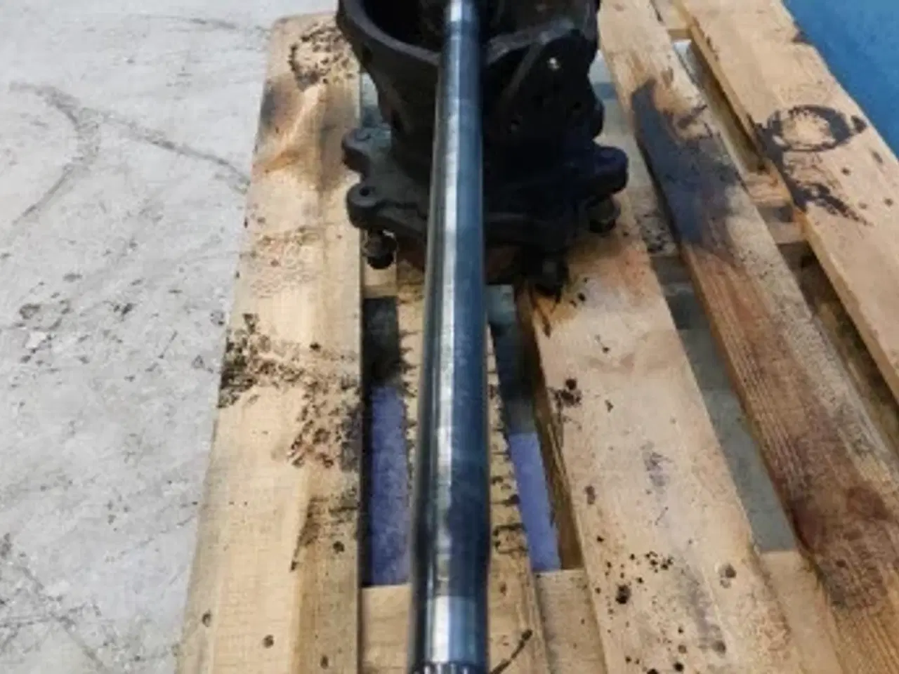 Billede 19 - New Holland LB110 Styrespindel R.  85827739