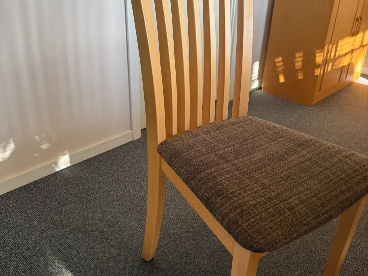 Billede 2 - Sofabord med 6 stole