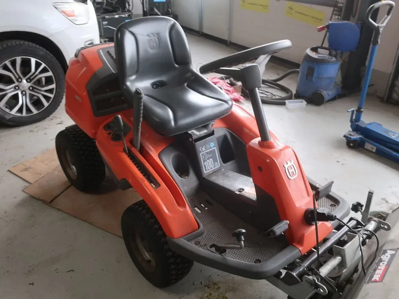 Billede 5 - Havetraktor HUSQVARNA R216 AWD