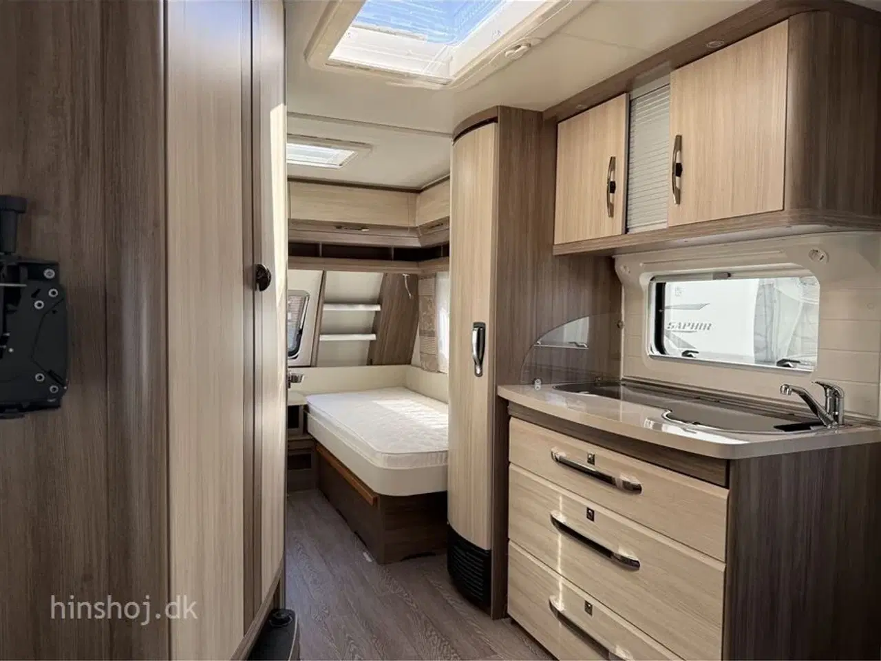Billede 2 - 2017 - Hobby De Luxe 495 UL   Dejlig vogn med rundsidegruppe og enkelsenge fra Hinshøj Caravan A/S