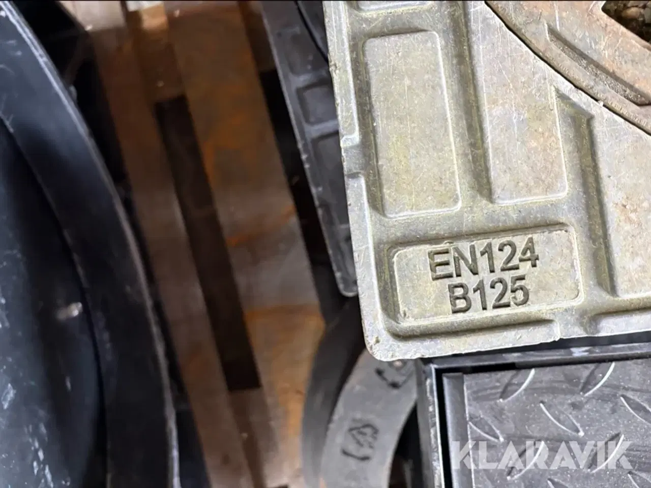 Billede 10 - Brønddæksler og rammer – støbejern & plast (Jesmig / NID m.fl.)