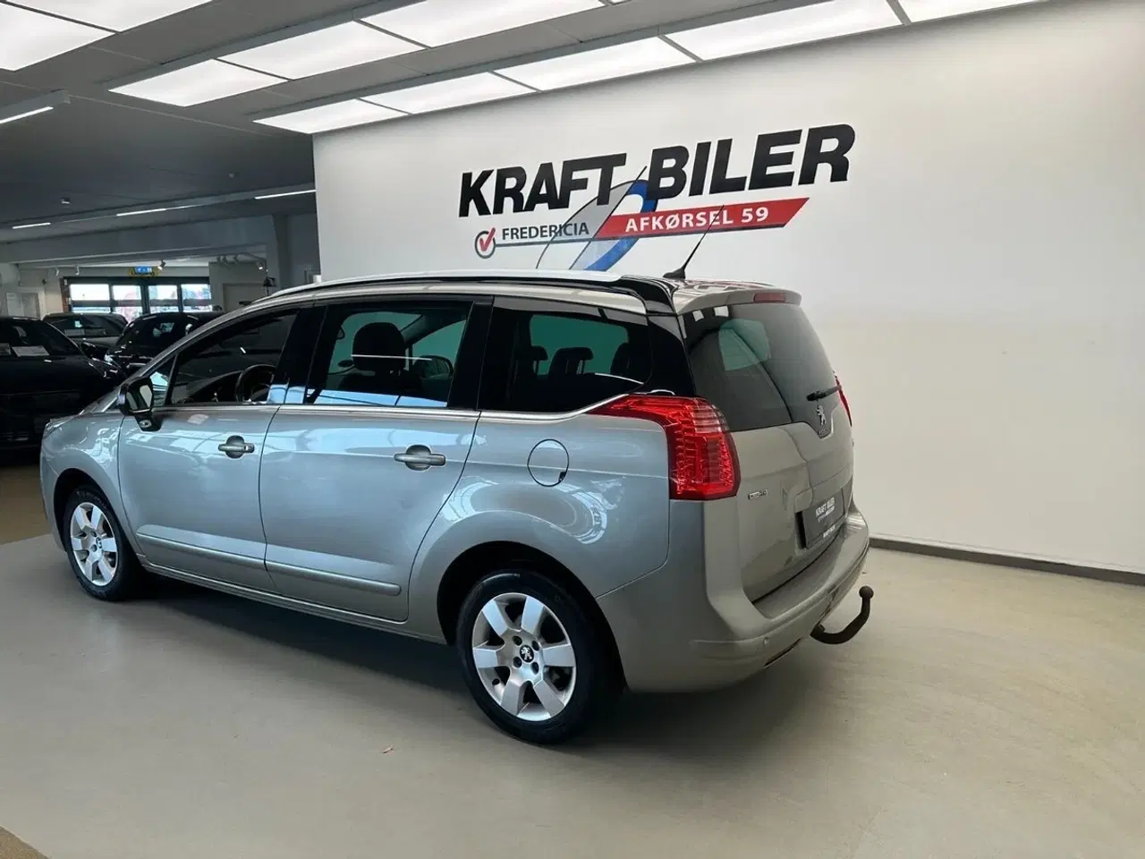 Billede 3 - Peugeot 5008 1,6 BlueHDi 120 Allure 7prs