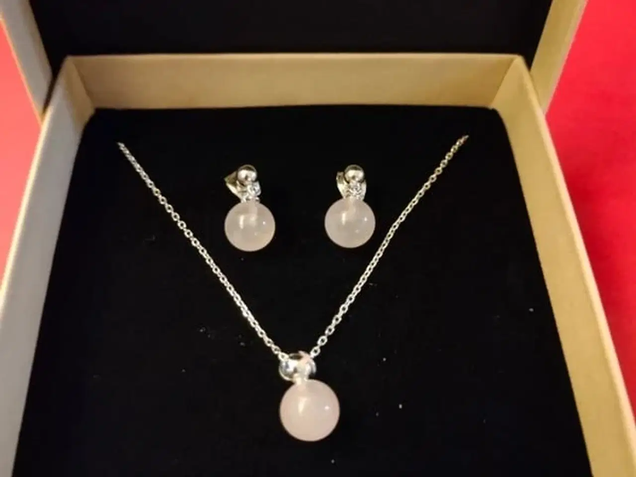 Billede 2 - Smukt smykkesæt af Mads Z med rosakvarts