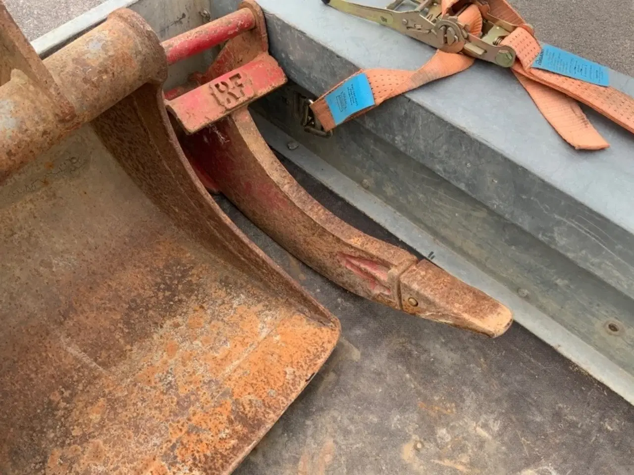 Billede 6 - Kubota KX019-4 med redskaber og anhænger