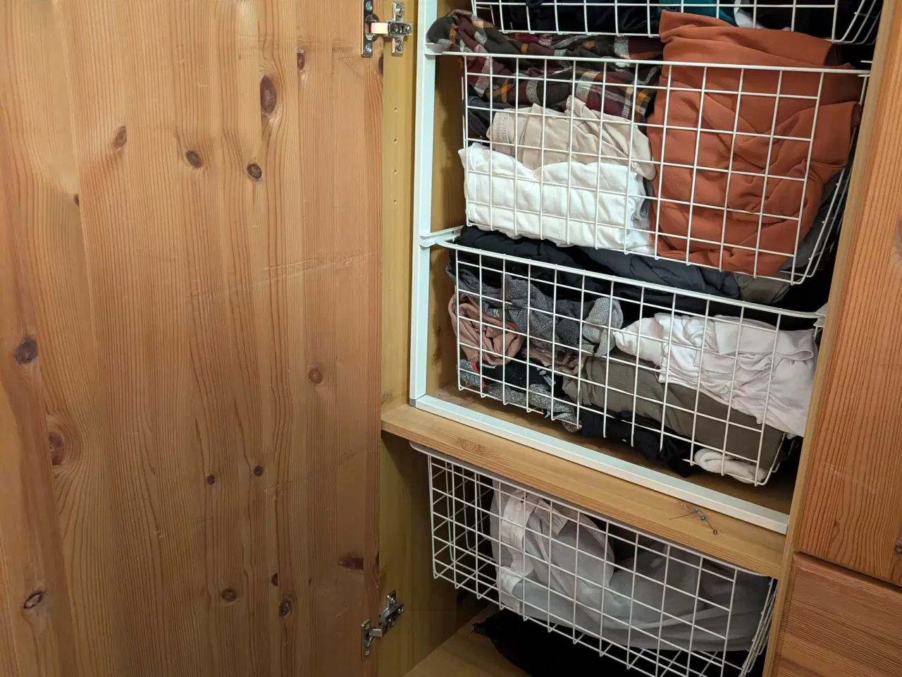 Billede 8 - Skab i egetræ