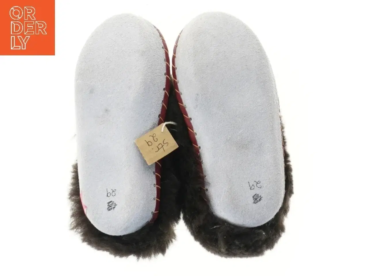 Billede 2 - Børnesutsko med pels (str. 29 )