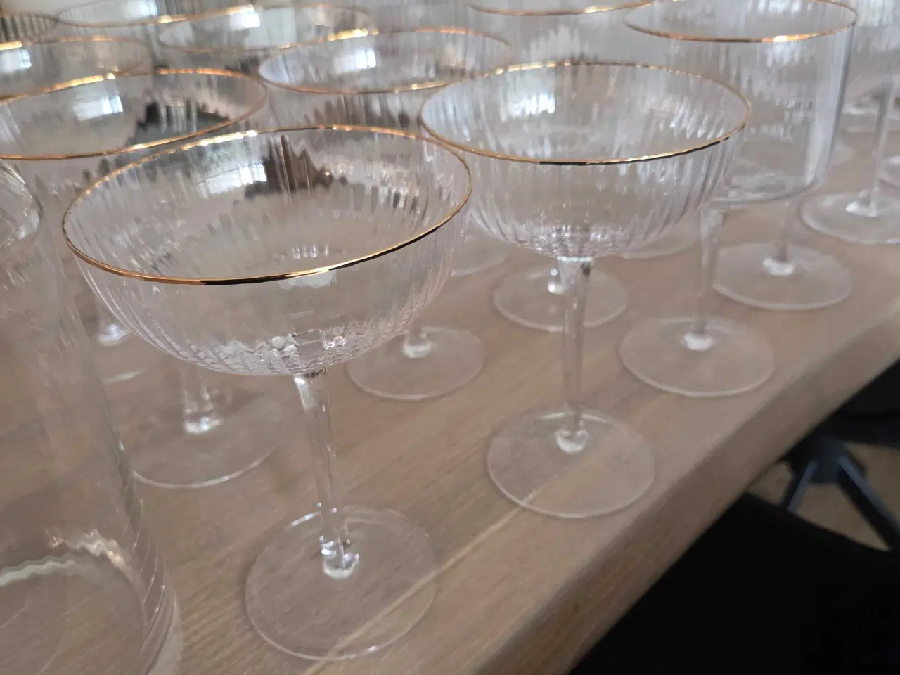 Billede 3 - Lyngby glas med guldkant