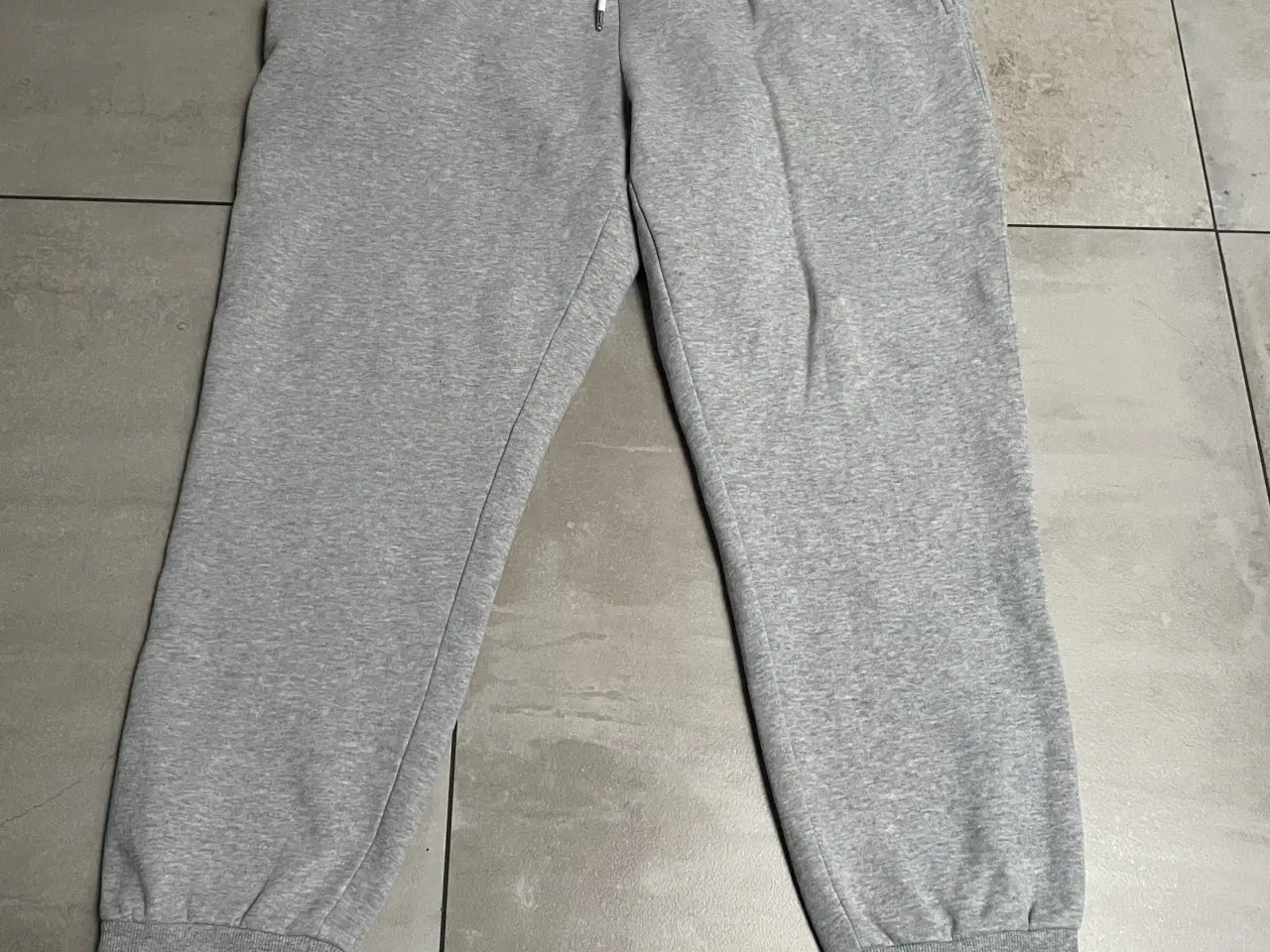Billede 1 - Grå joggingbukser str.xxl 